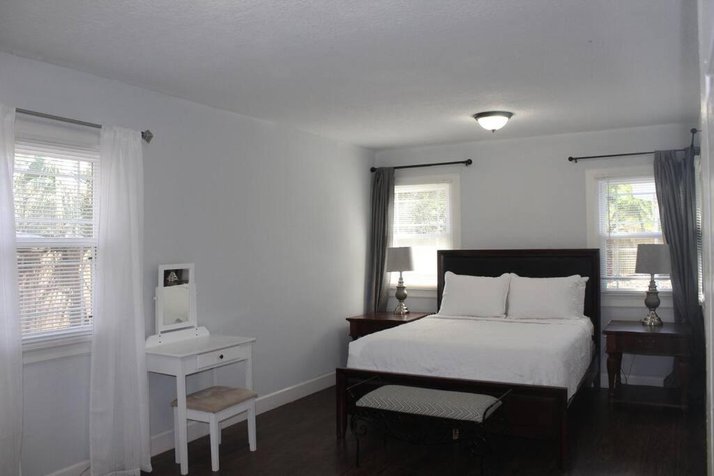 ☆the Oasis In Murray Hill☆ -sleeps 8- Wifi- Cozy Hébergement de vacances *