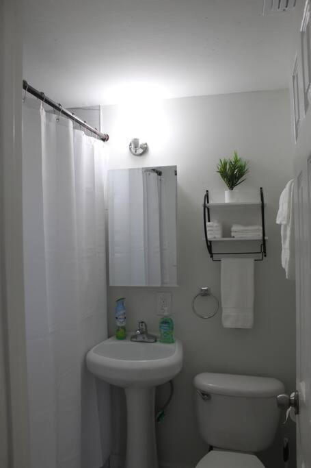 ☆the Oasis In Murray Hill☆ -sleeps 8- Wifi- Cozy Hébergement de vacances